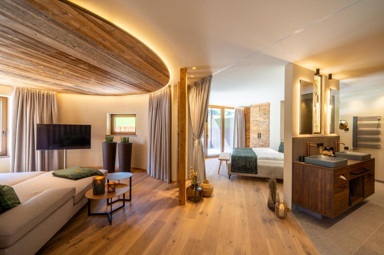 Fontis Luxury Spa Lodge Santa Maddalena in Casies Valbassa Exterior foto